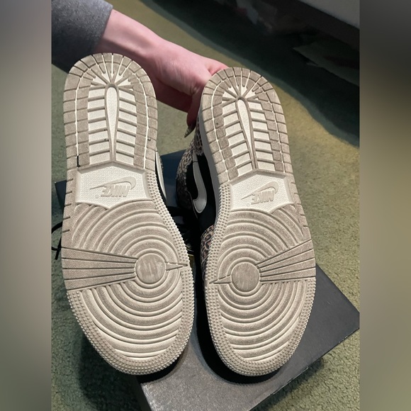 Air Jordan 1 Mid SE GS 'Leopard' - Picture 8 of 10